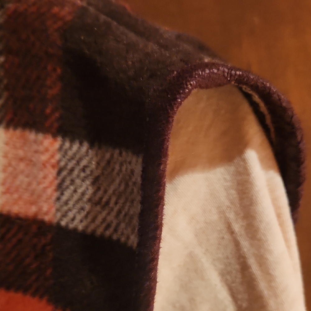 HYFVE Plaid Vest with Belt - Red and Black - Picture 5 of 15